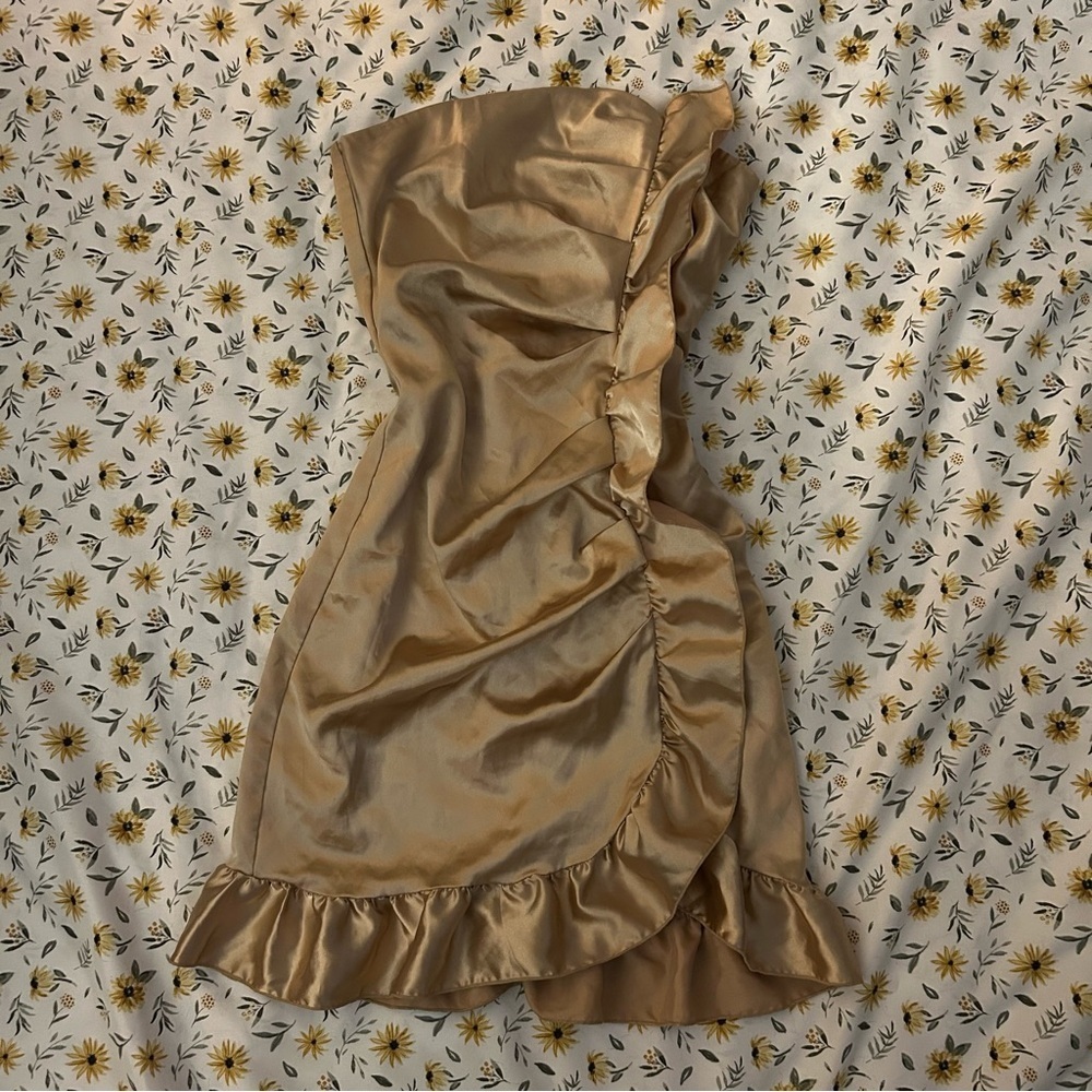 Le Chateau Gold Ruched Strapless Cocktail Mini Dress
